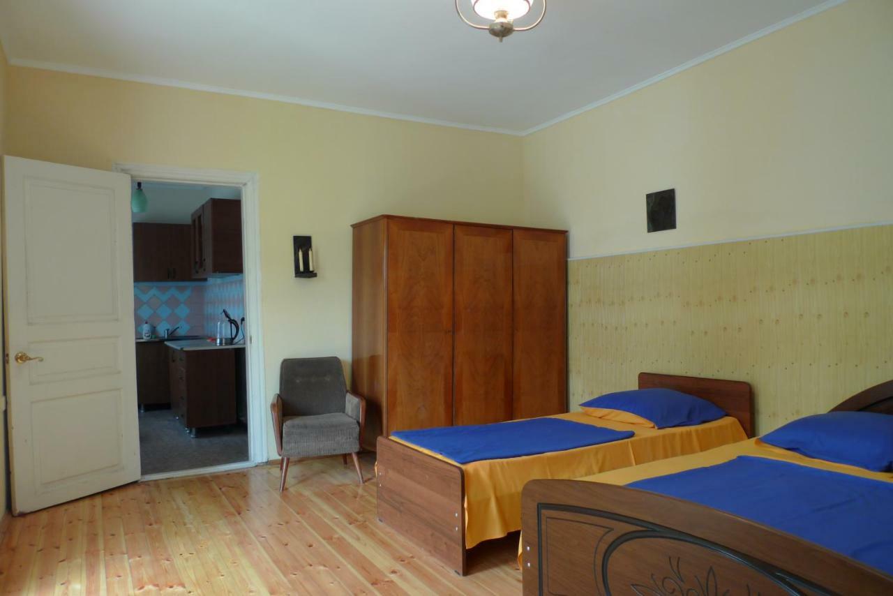 Old Town Guesthouse Sukhumi Eksteriør bilde