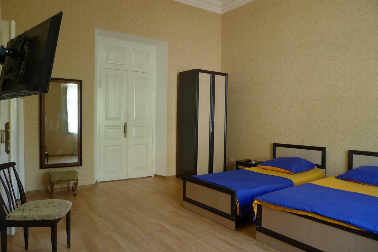 Old Town Guesthouse Sukhumi Eksteriør bilde